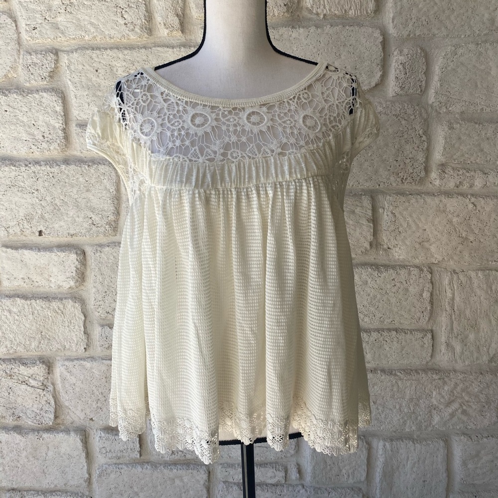 Free People White Lace Top / Size Small
